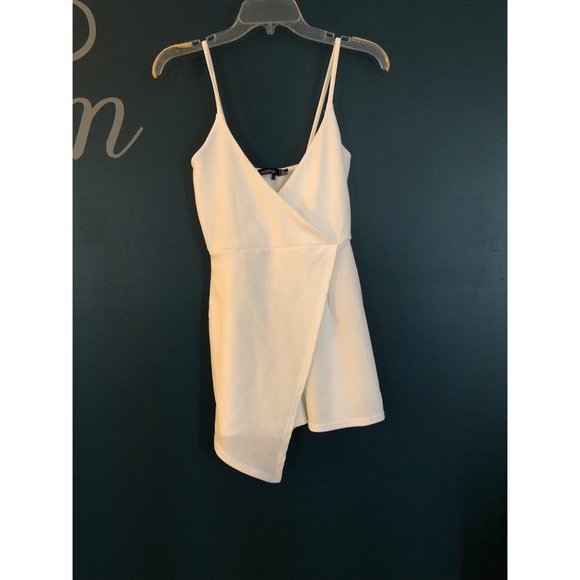 NWT size 4 Ivory wrap Romper/ Playsuit - Picture 2 of 5